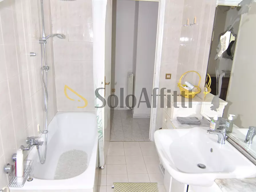 Immagine 7 di Trilocale in affitto  in Via Giulio Cesare Vinzio 28 a Livorno