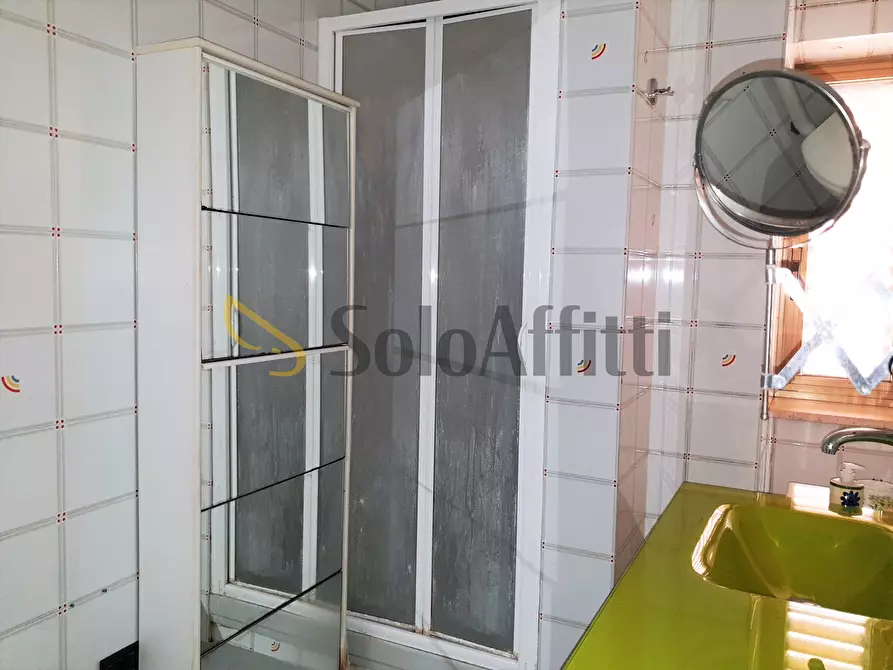 Immagine 15 di Quadrilocale in affitto  a Catanzaro