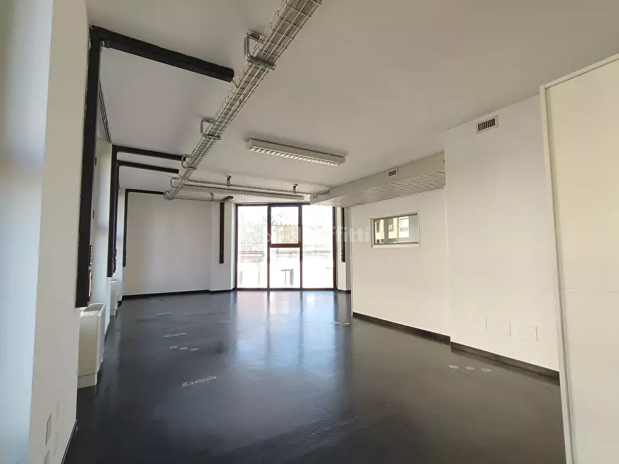 Immagine 8 di Ufficio in affitto  a Gallarate