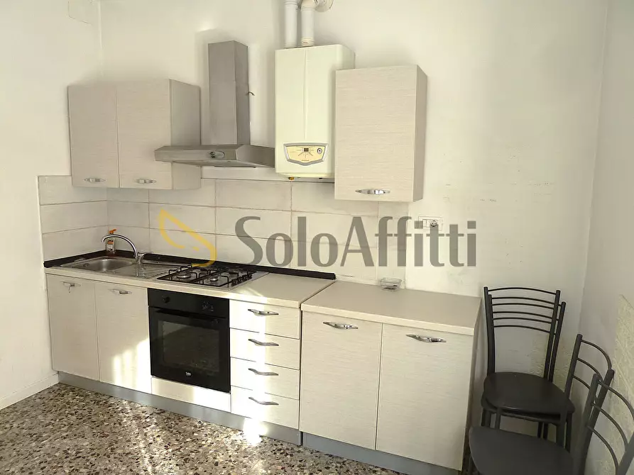 Immagine 1 di Trilocale in affitto  a San Remo