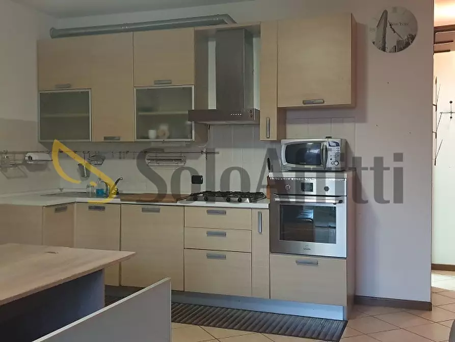 Immagine 1 di Trilocale in affitto  in Via Martiri della Libertà a Lentate Sul Seveso