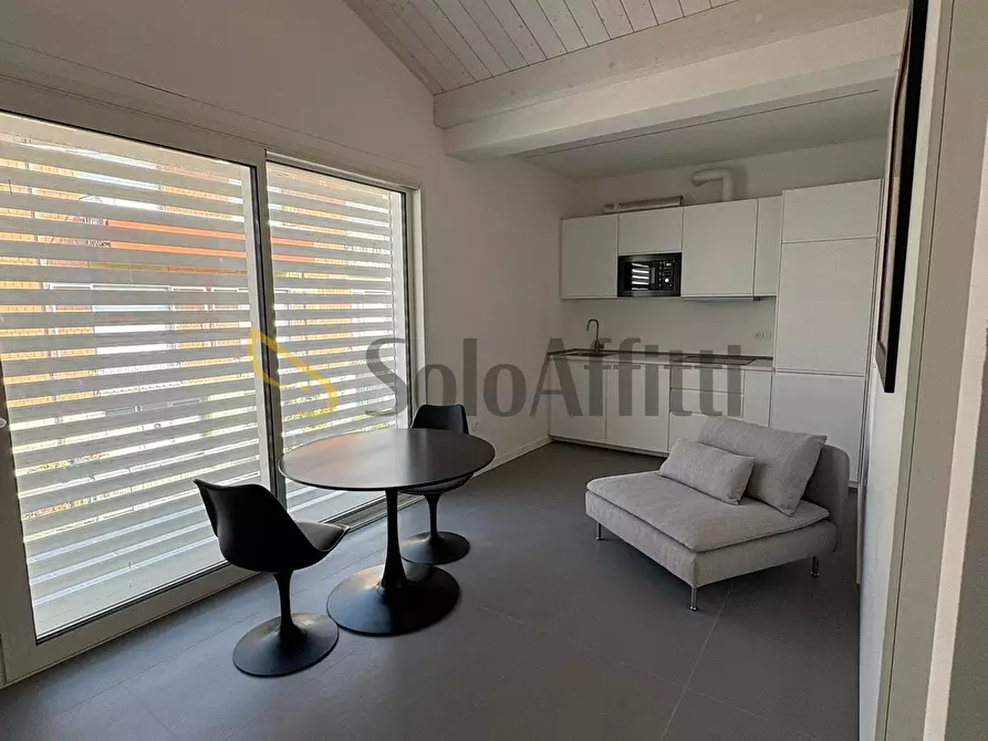 Immagine 1 di Loft/Open space in affitto  in Viale Milano 9 a Rimini