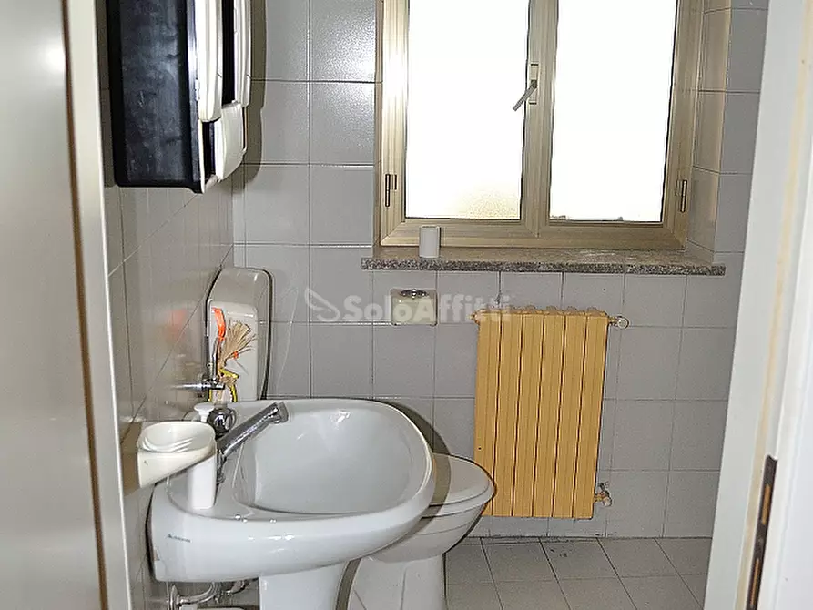 Immagine 6 di Locale commerciale in affitto  in Via Fratelli Rosselli 7 a Settimo Torinese