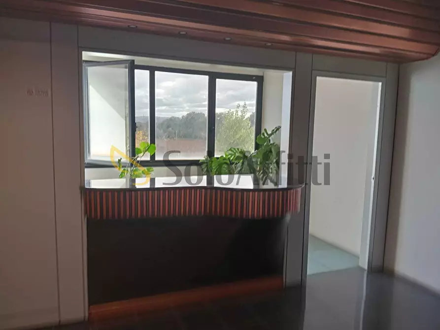 Immagine 1 di Ufficio in affitto  a Montemarciano