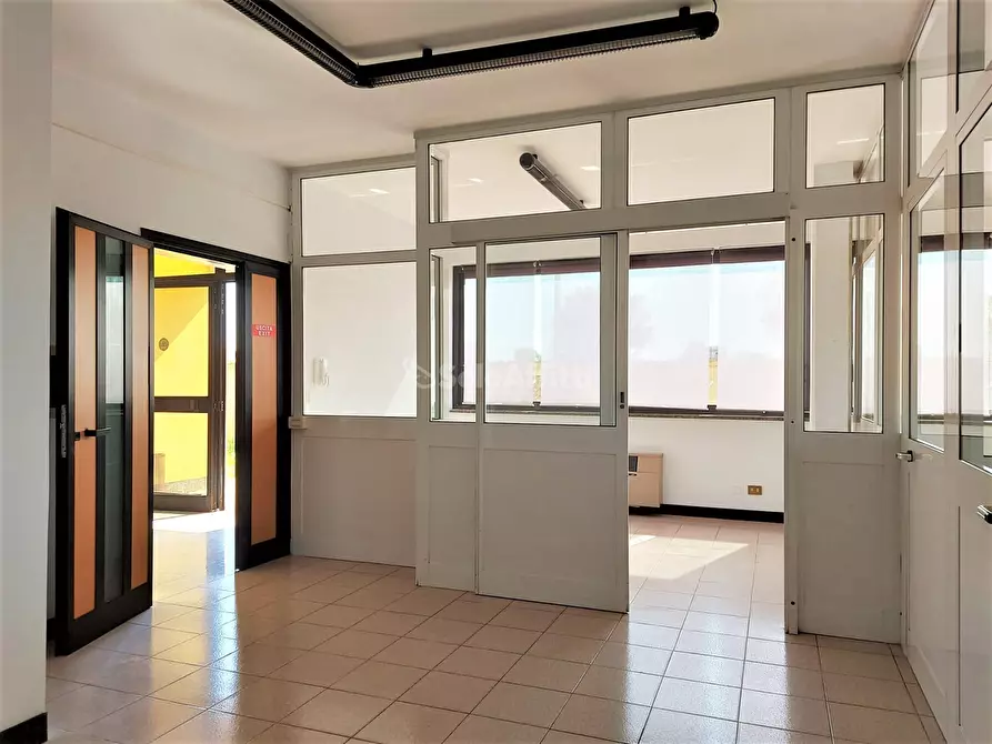 Immagine 3 di Ufficio in affitto  in Via Ivo Oliveti a Fiumicino