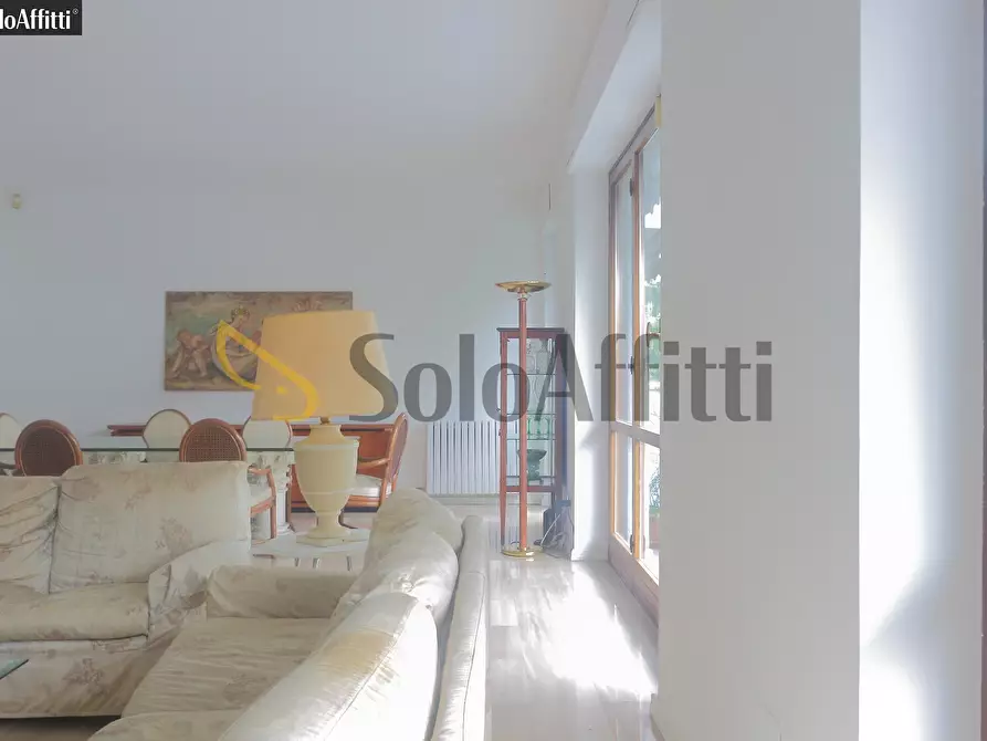 Immagine 18 di Trilocale in affitto  in Piazza Aldo Moro 1 a Cologno Monzese