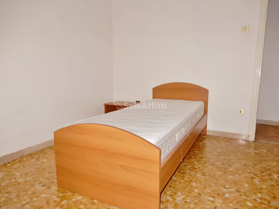 Immagine 7 di Stanza singola in affitto  a Catanzaro