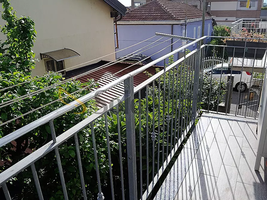 Immagine 21 di Trilocale in affitto  in Via Gozzano 2 a Settimo Torinese