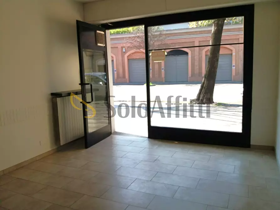 Immagine 3 di Locale commerciale in affitto  in Viale Nicolò Biondo 37 a Carpi