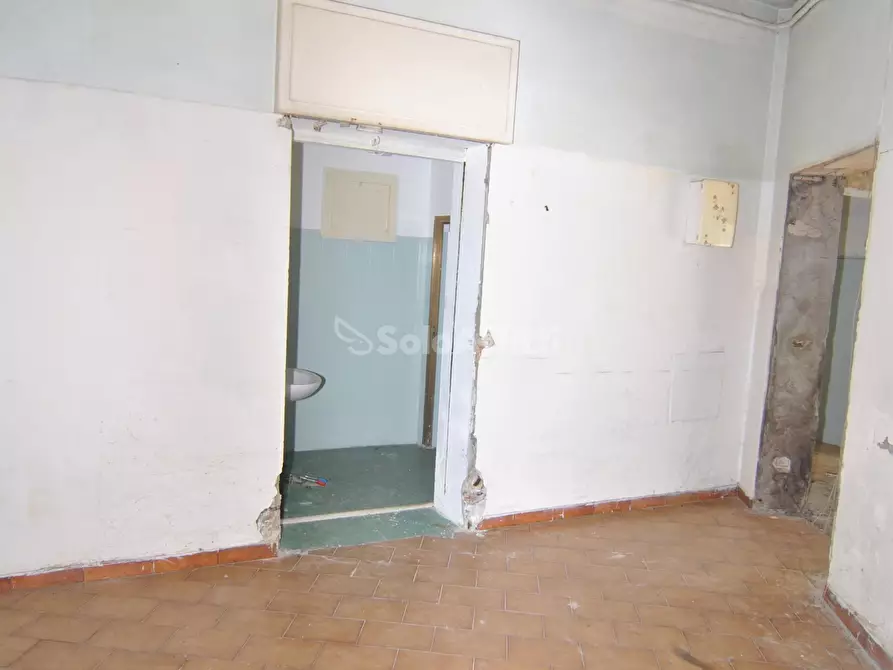 Immagine 10 di Locale commerciale in affitto  a Livorno