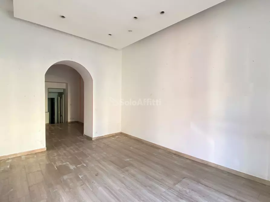 Immagine 5 di Locale commerciale in affitto  a Catanzaro