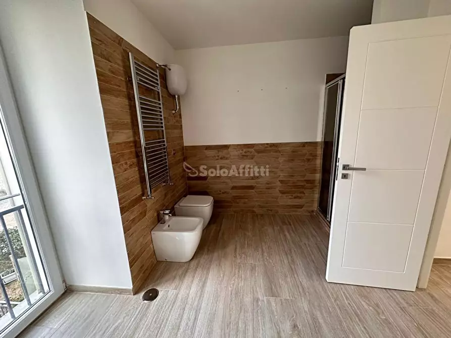 Immagine 34 di Trilocale in affitto  in Via delle Ferriere 20 a Caserta