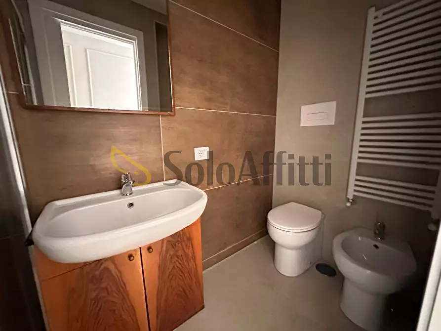 Immagine 15 di Bilocale in affitto  in Via San Carlo 126 a Caserta