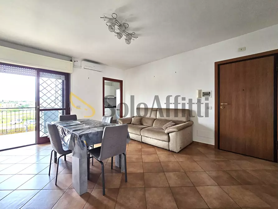Immagine 4 di Bilocale in affitto  in Via Madre Teresa Napoli 12 a Roma