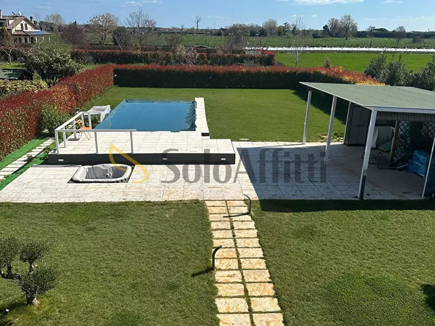 Immagine 14 di Villa in affitto  in Via Orsoleto a Rimini