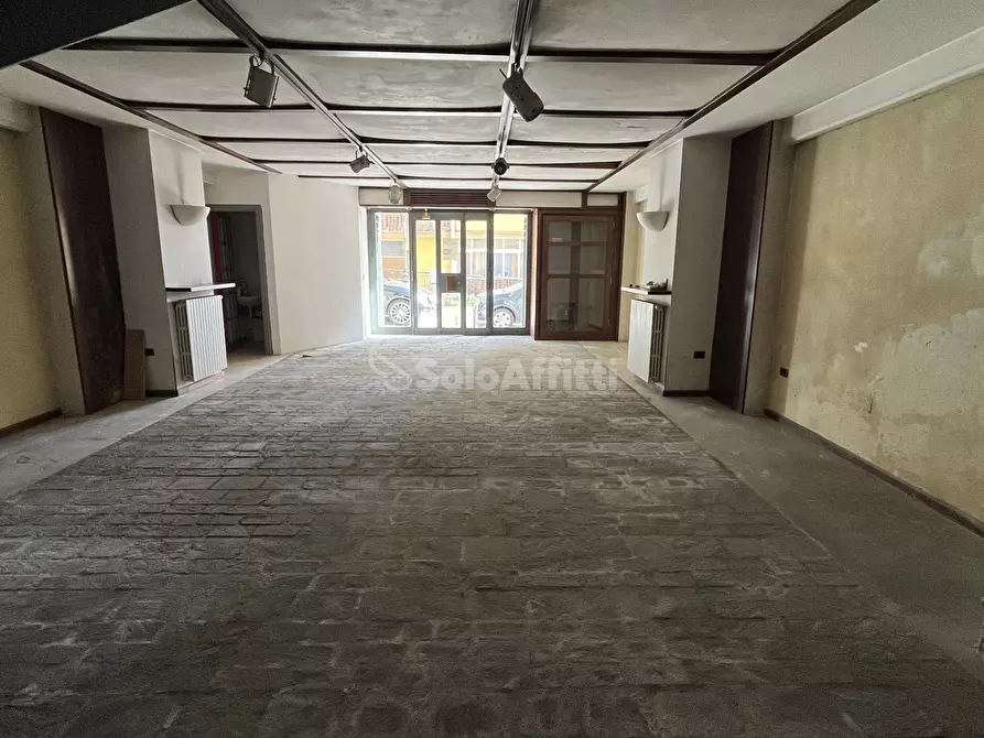 Immagine 19 di Locale commerciale in affitto  in Via Nicola Vaccaro a Potenza