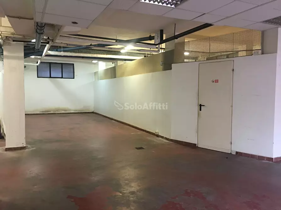 Immagine 18 di Magazzino in affitto  in via degli Estensi 191 a Roma