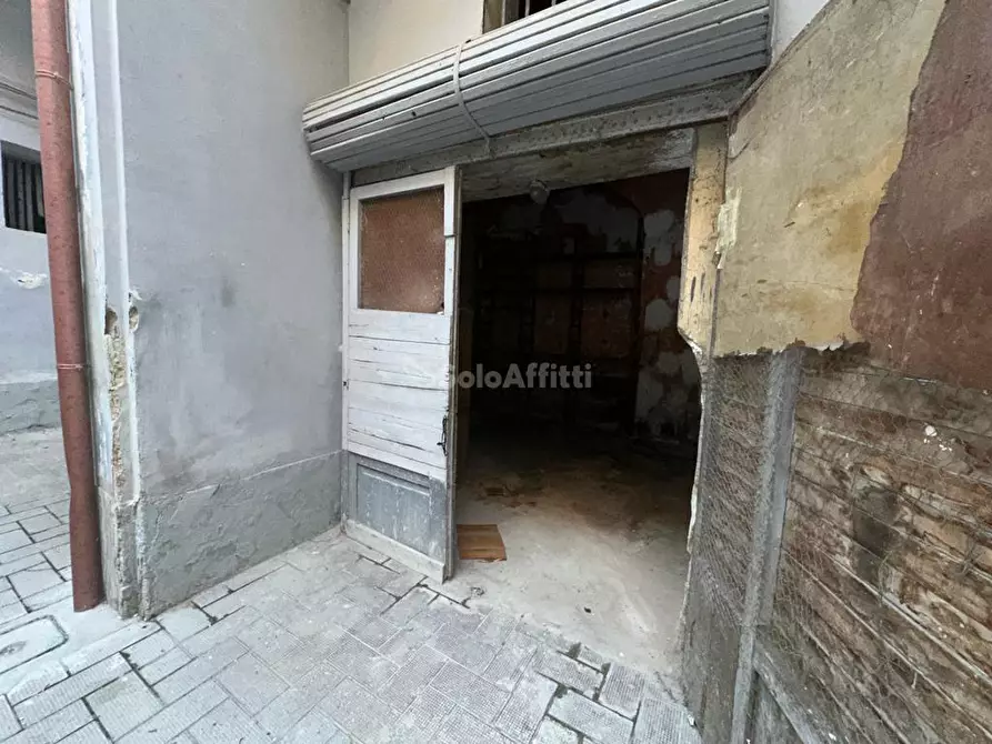 Immagine 1 di Magazzino in affitto  in Via San Carlo 24 a Caserta