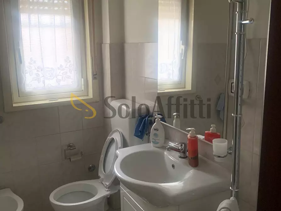 Immagine 17 di Quadrilocale in affitto  in Via Pietro Maroncelli 8 a Catania