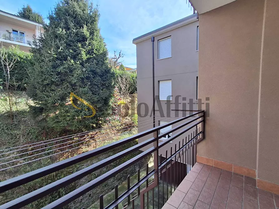Immagine 10 di Trilocale in affitto  in Via Montelungo 23 a Como