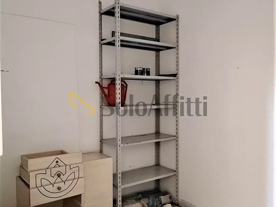 Immagine 11 di Locale commerciale in affitto  in Via della Pisana a Roma