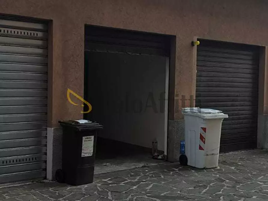 Immagine 3 di Garage in affitto  in Via Fratelli Cervi a Desio