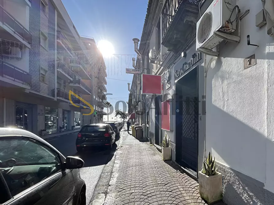 Immagine 4 di Locale commerciale in affitto  in Via Tommaso Gullì 9 a Catanzaro