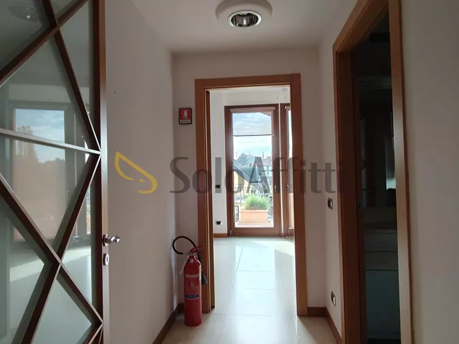 Immagine 12 di Ufficio in affitto  a Gallarate