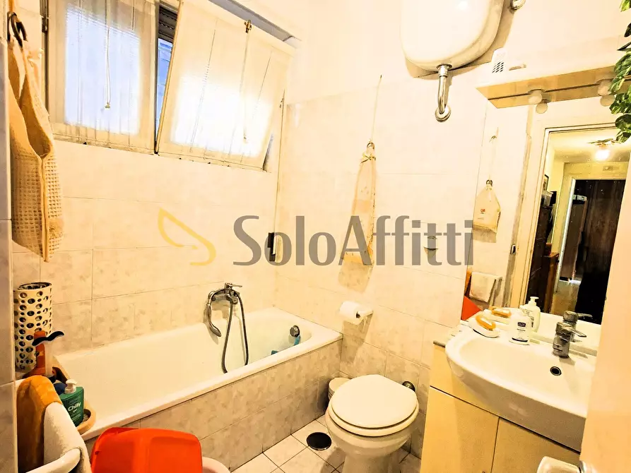 Immagine 29 di Trilocale in affitto  in via Giannetto Valli 95 a Roma