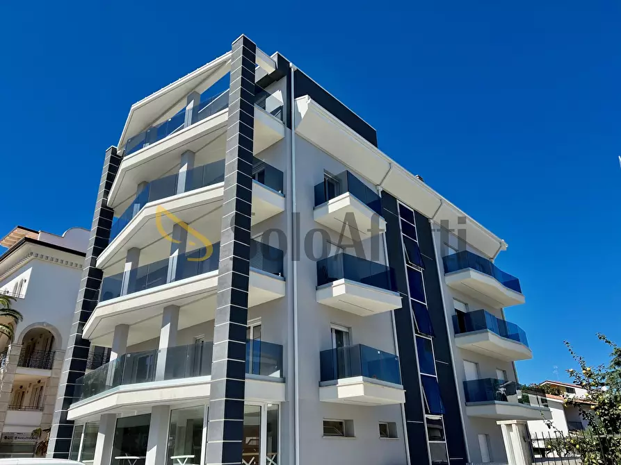 Immagine 1 di Bilocale in affitto  in Via Giuseppe Mazzini 41 a Alba Adriatica