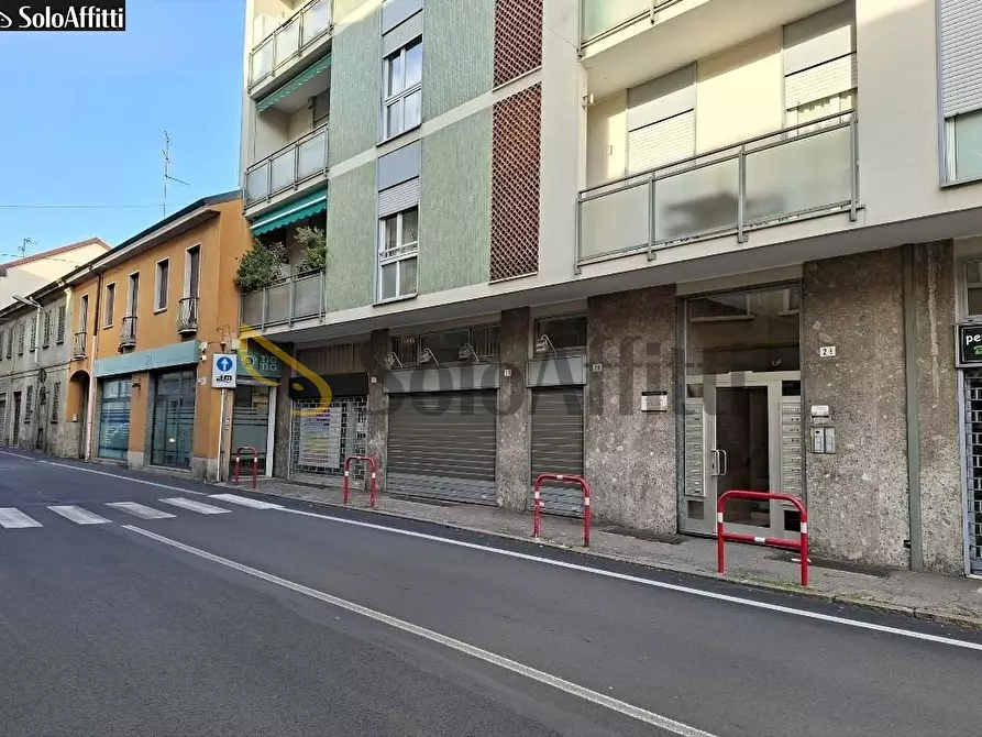 Immagine 16 di Locale commerciale in affitto  in Via Antonio Origo 28 a Lissone