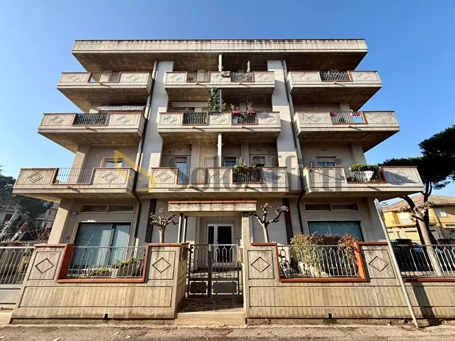 Immagine 16 di Trilocale in affitto  in Via Legnano 2 a Alba Adriatica