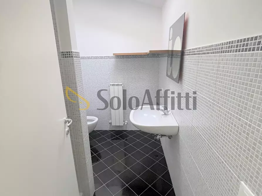 Immagine 13 di Trilocale in affitto  a Osimo