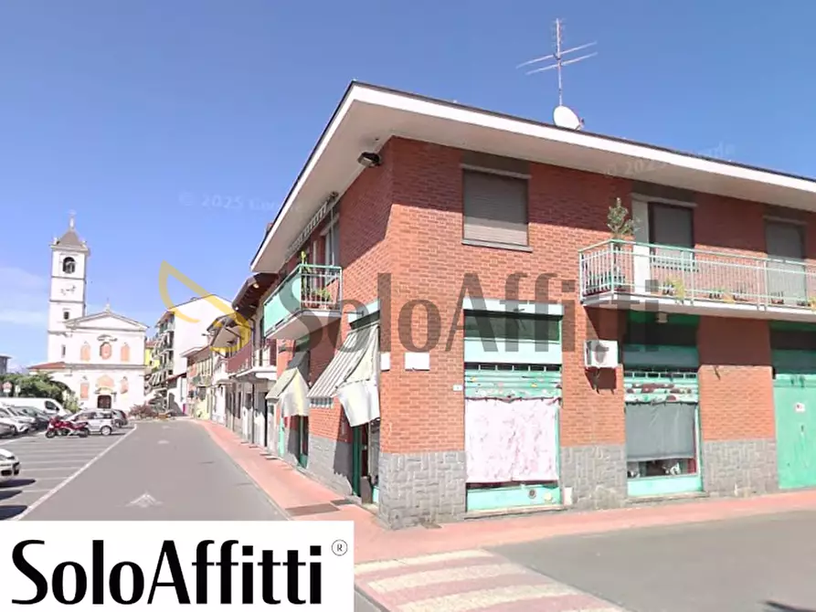 Immagine 1 di Locale commerciale in affitto  in Piazza Cavour a None