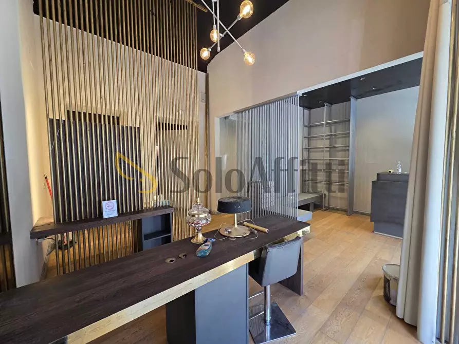 Immagine 6 di Attività commerciale in affitto  in Corso Re Umberto 46 a Torino