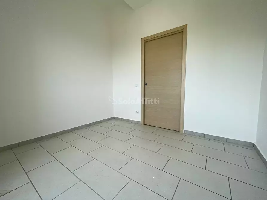 Immagine 11 di Ufficio in affitto  a Catanzaro