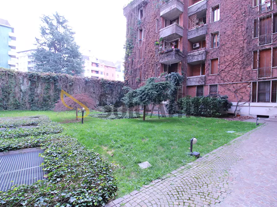 Immagine 12 di Bilocale in affitto  in Via Garofalo 32 a Milano