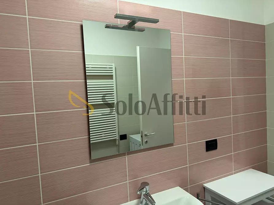 Immagine 9 di Bilocale in affitto  in Via 4 Novembre 328 a Caronno Pertusella