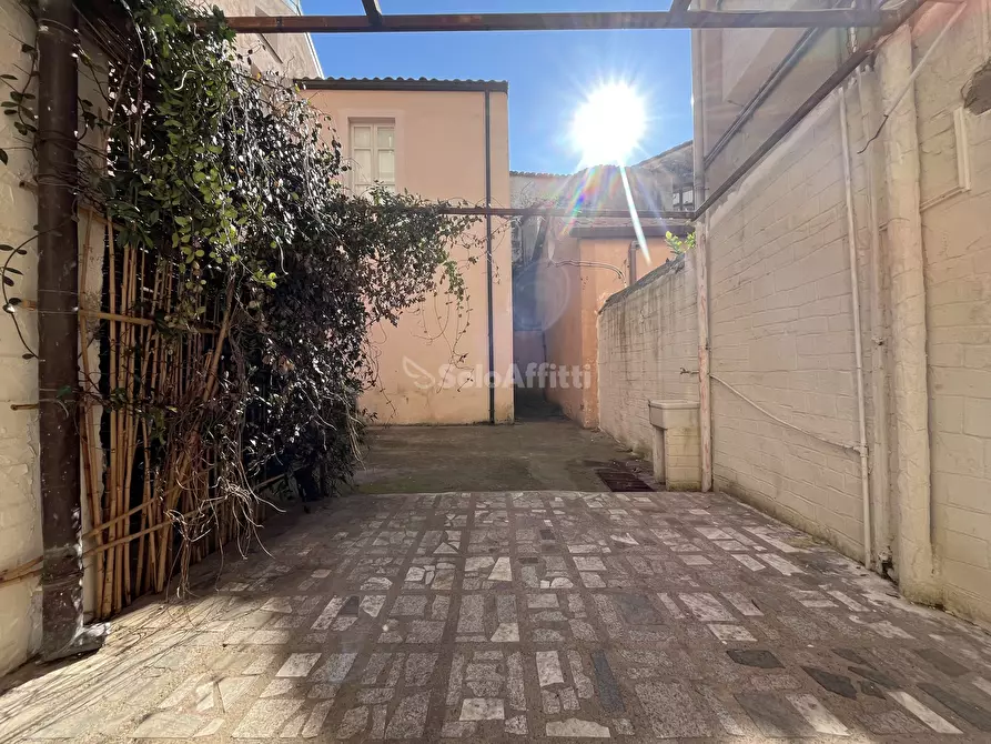 Immagine 4 di Locale commerciale in affitto  a Catanzaro