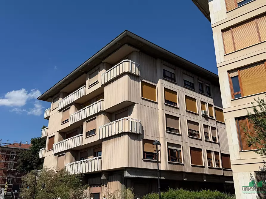 Immagine 3 di Quadrilocale in vendita  in Viale Vittorio Bottego 10 a Parma