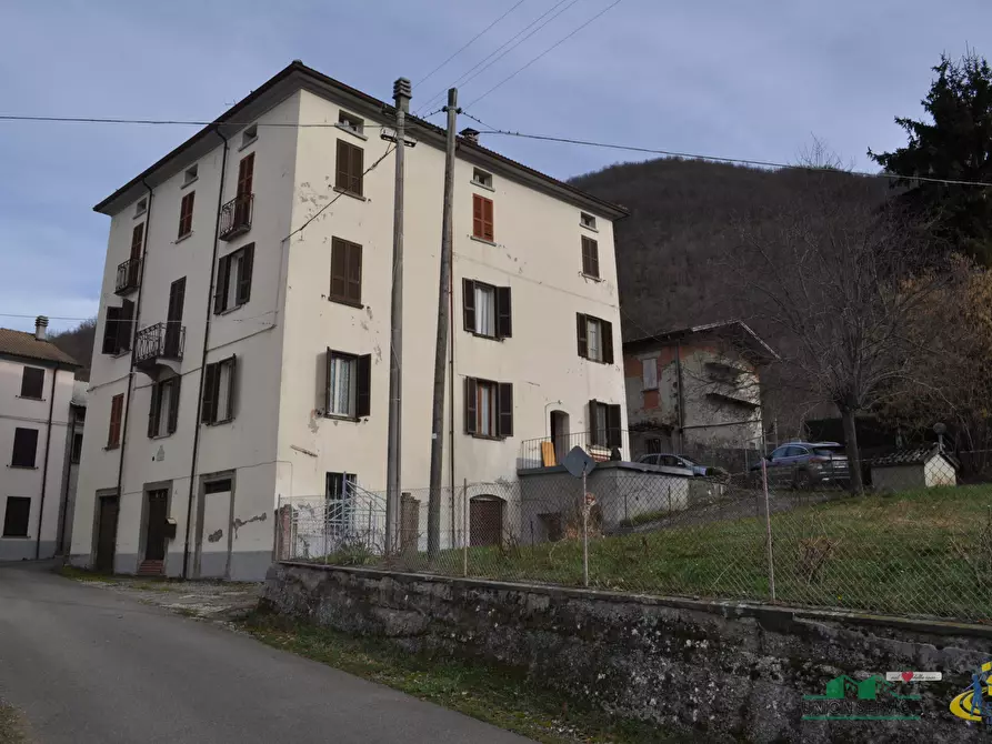 Immagine 50 di Casa indipendente in vendita  in Grezzo a Bardi