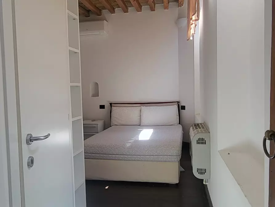 Immagine 20 di Bilocale in affitto  in Borgo Naviglio 6 a Parma
