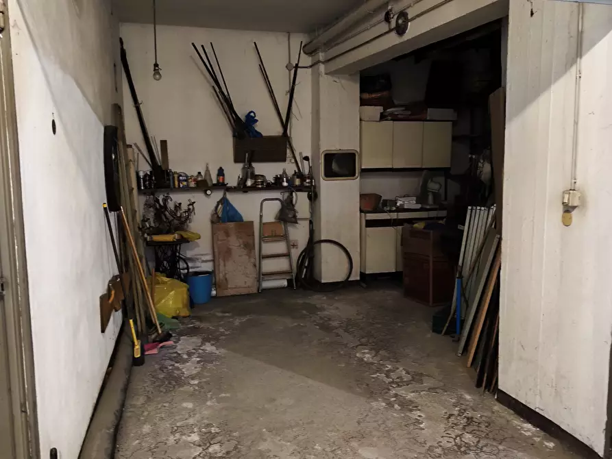 Immagine 3 di Garage in vendita  in Borgo Sorgo 12 a Parma
