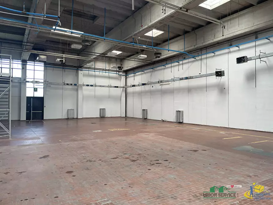 Immagine 14 di Attività artigianale in vendita  in via Forlanini a Parma