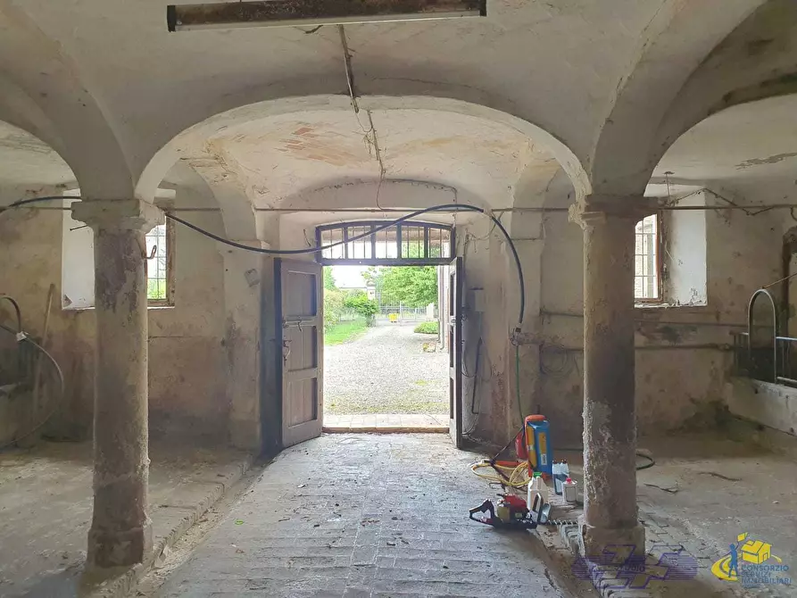 Immagine 1 di Porzione di casa in vendita  in VIA CAVAILLON 7 a Langhirano