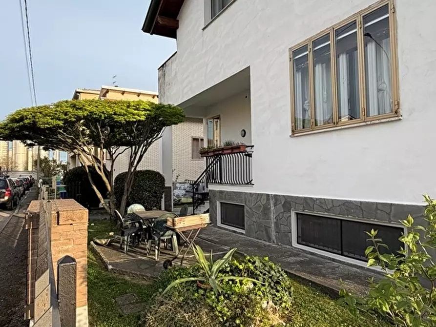 Immagine 8 di Casa trifamiliare in vendita  in Via Torino a Collecchio