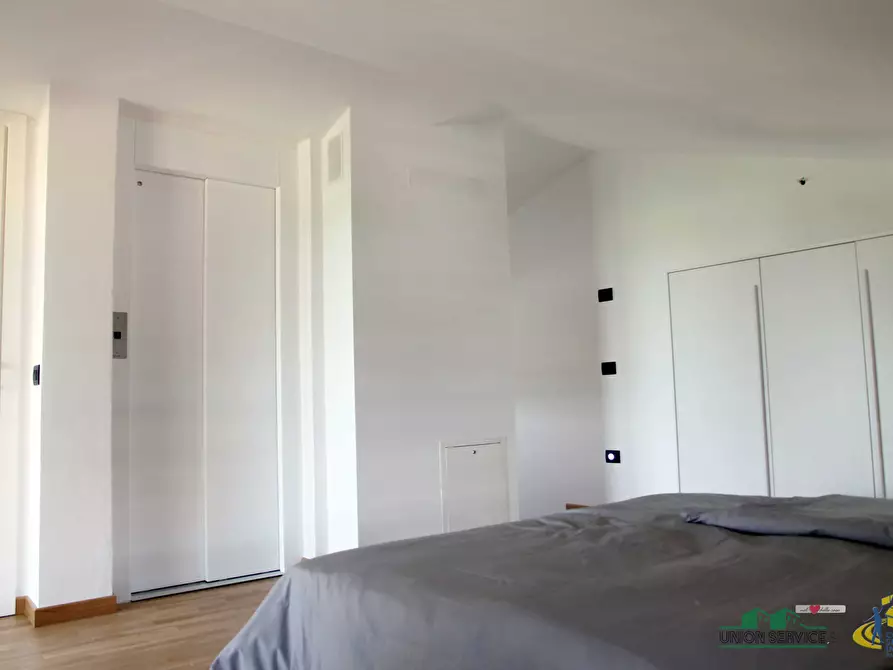 Immagine 10 di Casa bifamiliare in vendita  a Parma