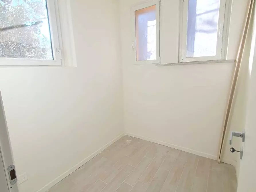 Immagine 16 di Bilocale in vendita  in via solari 29 a Parma