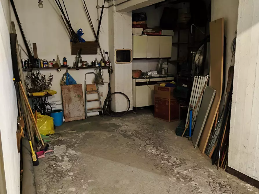 Immagine 4 di Garage in vendita  in Borgo Sorgo 12 a Parma