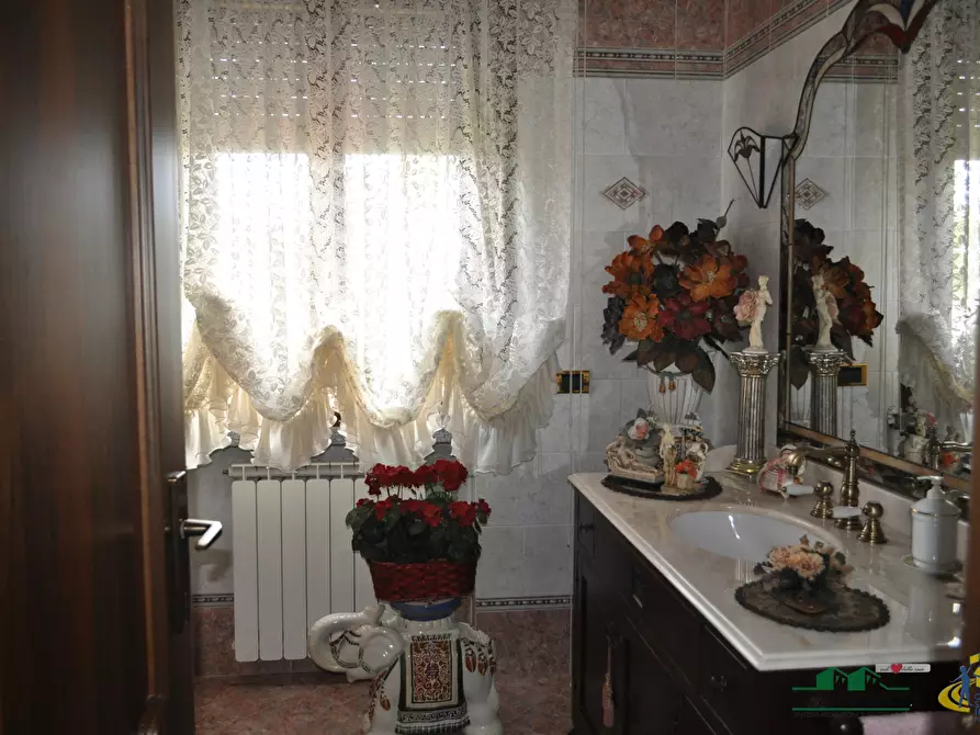 Immagine 17 di Porzione di casa in vendita  in Via Parigi a Collecchio